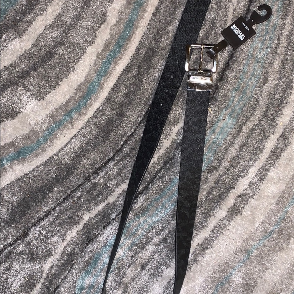 Michael Kors....(REVERSIBLE** ) black belt